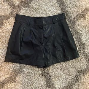 Frame leather shorts